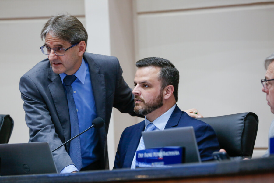 - Deputado Neodi Saretta (PT) 	- Deputado Lucas Neves (Podemos)