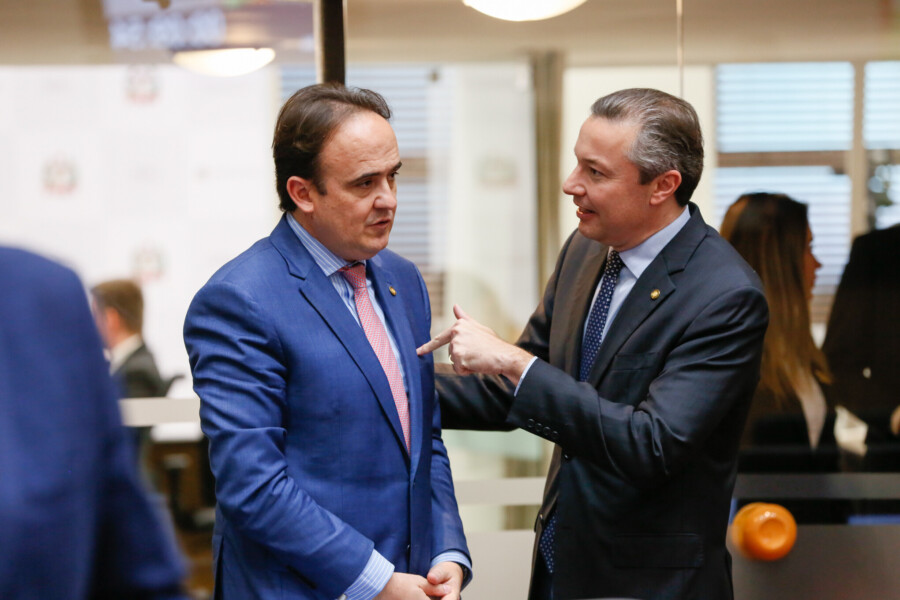- Deputado Carlos Humberto (PL)
 - Deputado Napoleão Bernardes (PSD)