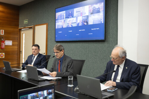 - Deputado Mauricio Peixer (PL)	 - Deputado Neodi Saretta (PT) 	

 - Deputado Dr. Vicente Caropreso (PSDB)