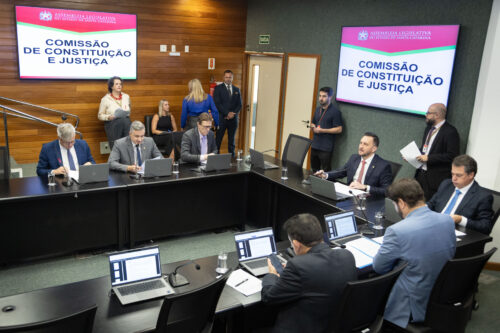 CCJ aprova criação de programa de incentivo à eficiência energética e geração distribuída
