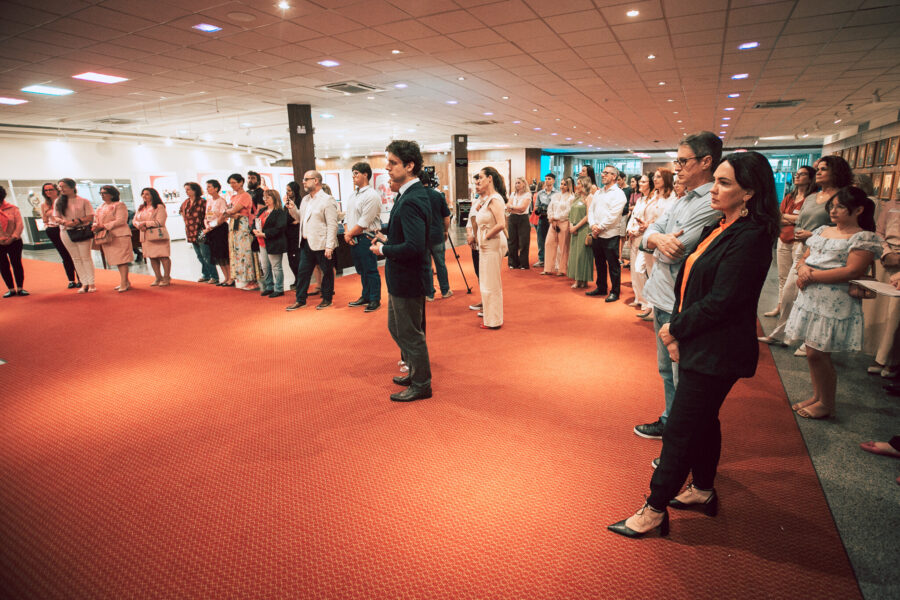 O lançamento aconteceu no hall da Assembleia Legislativa.