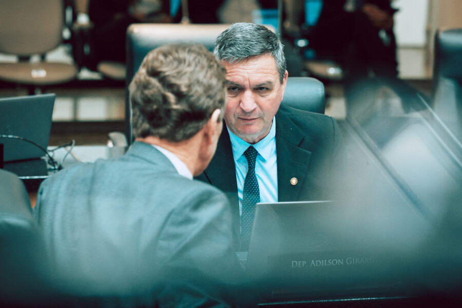 - Deputado Adilson Girard (MDB)