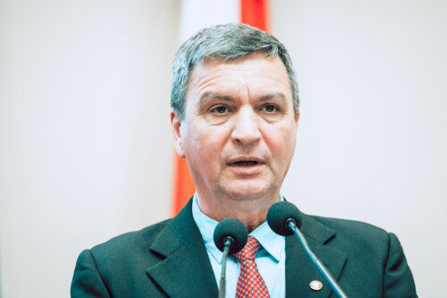 - Deputado Adilson Girard (MDB)
