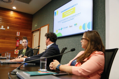 Representante do CREA:
Elizangela Bortoluzz, Deputado Marquito, Representante do ICLEI:
Cibele Carneiro