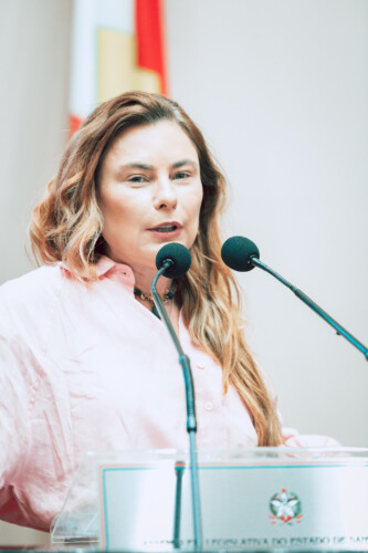 - Deputada Paulinha (Podemos)
