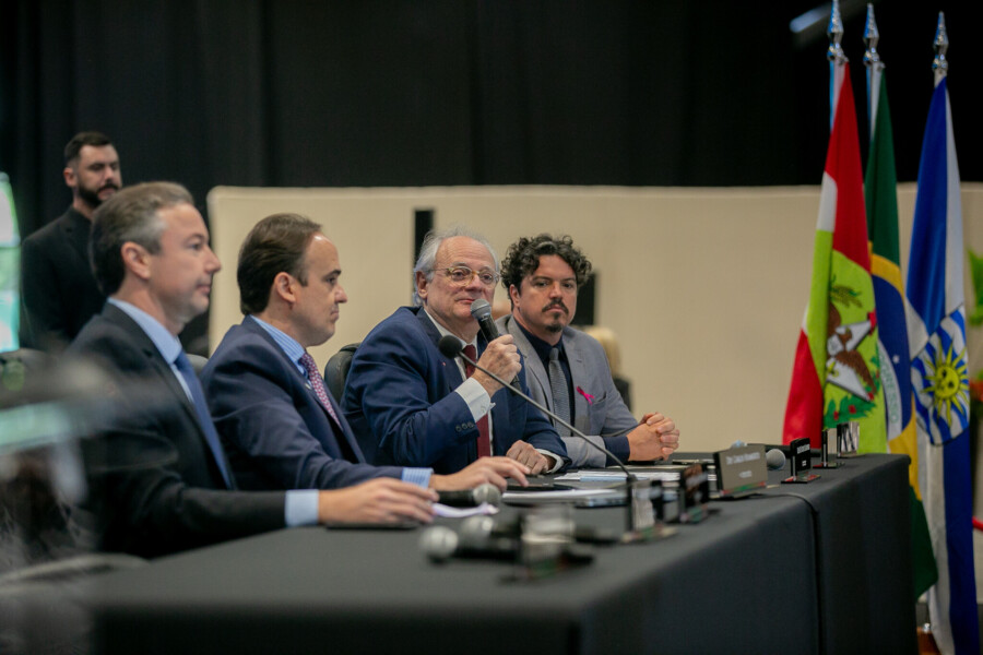 - Deputado Dr. Vicente Caropreso (PSDB)