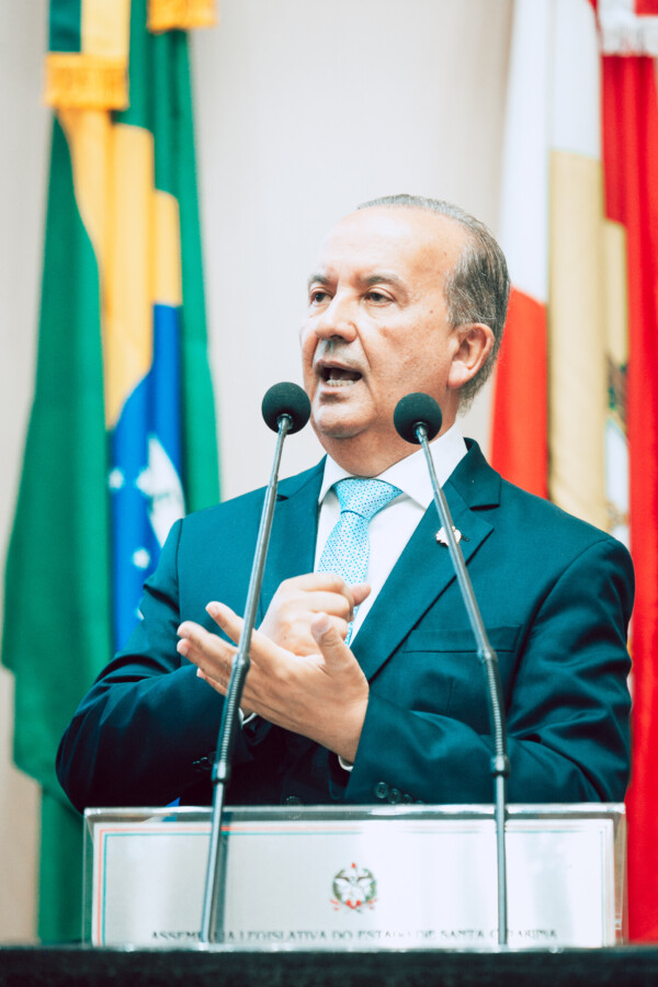 - Jorginho Mello - Governador do Estado de SC