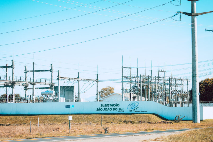 Subestação da Ceprag em São João do Sul; construída em 2018, possibilitou à cooperativa de eletricidade melhorar a qualidade da energia fornecida aos 22 mil associados