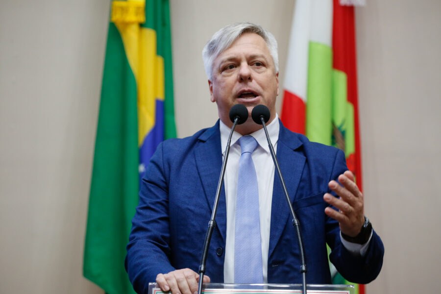 Fabiano alerta para grave crise no preço do leite e defende ações urgentes para salvar produtores