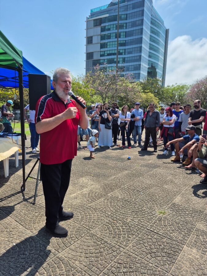 Padre Pedro estará ao lado do padre Vilson Groh e de professores pesquisadores debatendo a questão da moradia e dignidade da população na quarta-feira