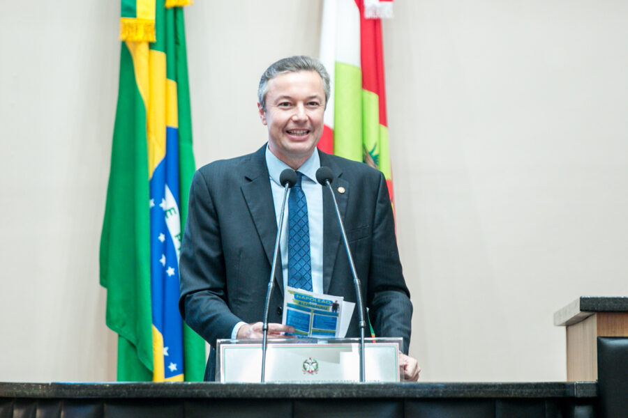 “Documento em casa”: Alesc aprova envio de documentos, como CNH e RG, pelos Correios