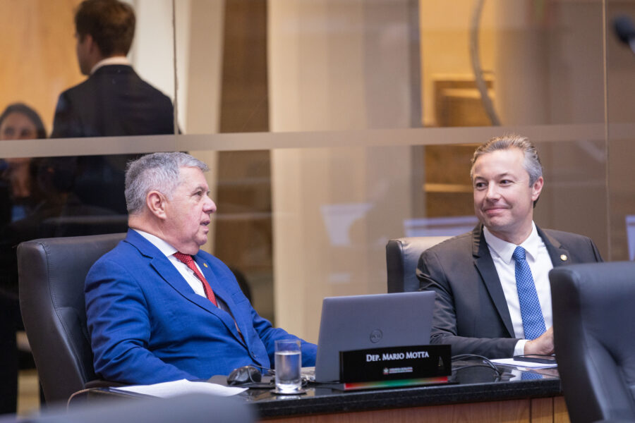 - Deputado Mário Motta (PSD)
 - Deputado Napoleão Bernardes (PSD)