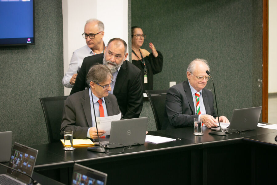 - Deputado Neodi Saretta (PT) 	
 - Deputado Dr. Vicente Caropreso (PSDB)