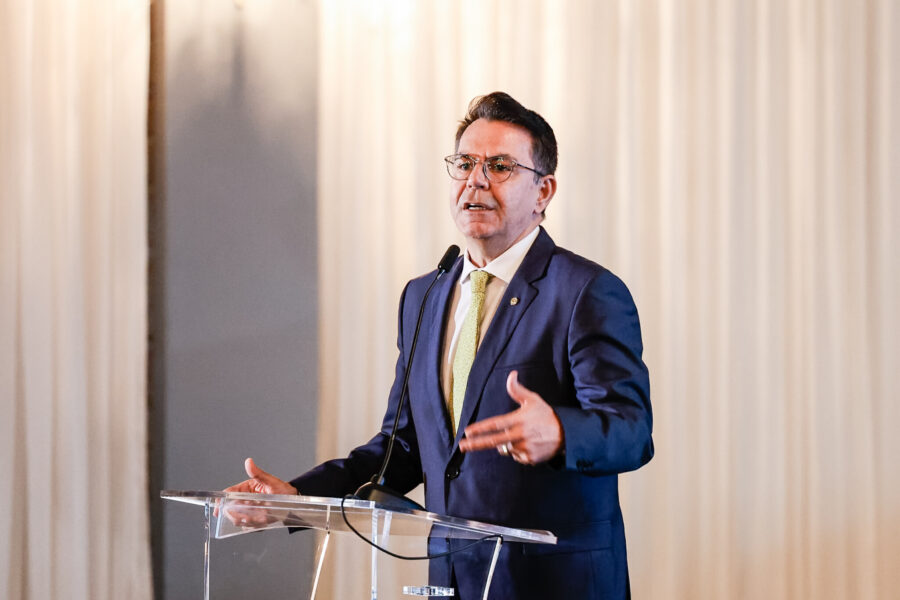 Deputado federal Luiz Fernando Vampiro.