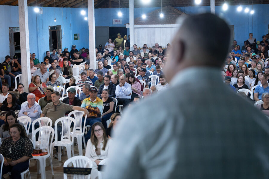 O debate ocorreu no distrito de Santa Cruz do Timbó e reuniu mais de 500 pessoas.