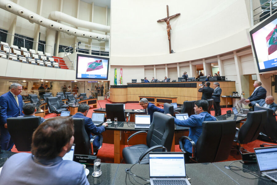 Fiscalização e pedidos de informação podem subsidiar ações políticas eficientes, defende deputado