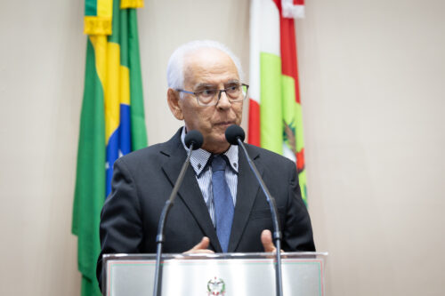 - Moacir Pereira - Jornalista