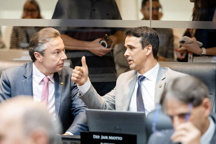 - Deputado Napoleão Bernardes (PSD)
 - Deputado Marcos da Rosa (União)