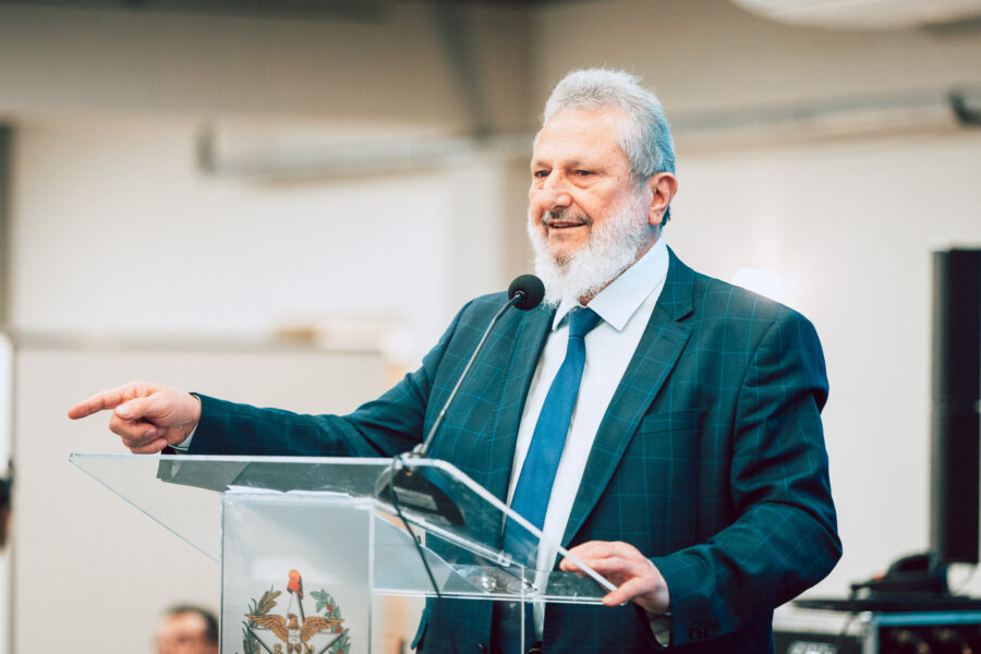 Padre Pedro: “Queremos compartilhar informações, experiências e saberes, com a participação de estudiosos sobre o tema e de pessoas que já usam os med