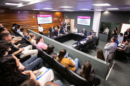 Segue para o Plenário MP que altera programa de auxílio a estudantes de graduação
