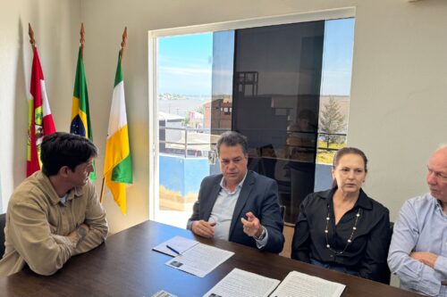 Deputado Minotto e prefeito de Laguna anunciam construção de praça