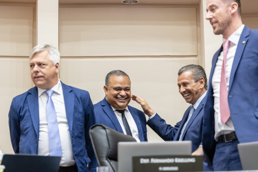 - Deputado Fabiano da Luz (PT) -  Jean Negão - Vereador de Palhoça	- Deputado Julio Garcia (PSD)