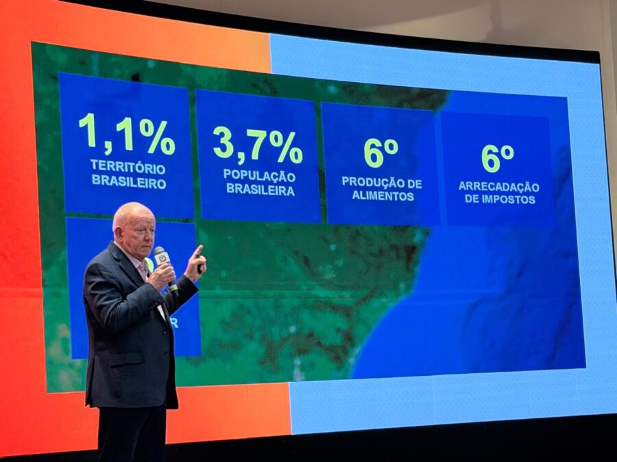 Marcos Vieira faz palestra sobre Santa Catarina em congresso de vereadores