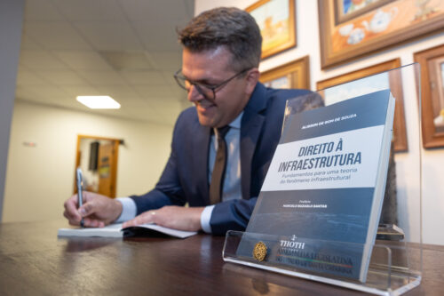 Obra jurídica propõe nova teoria sobre infraestrutura no Brasil