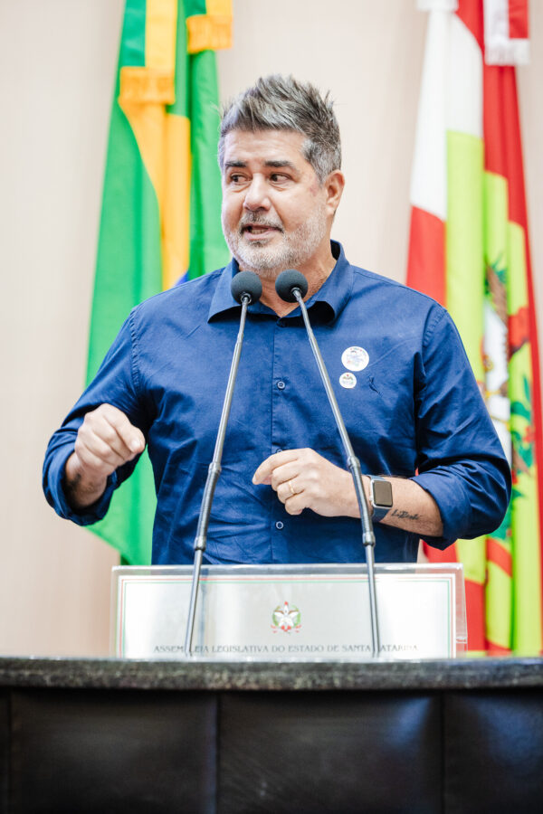 - Luciano Martins - Fundador e Presidente do Instituto Luciano Martins