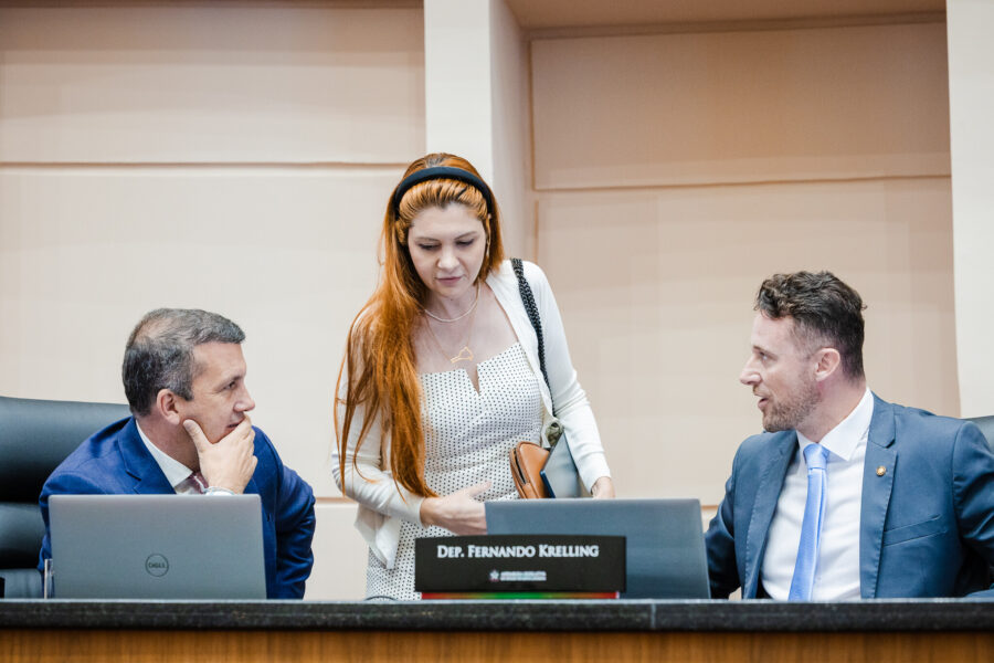 - Deputado Camilo Martins (Podemos) 	 - Deputada Ana Campagnolo (PL)


 - Deputado Fernando Krelling (MDB)