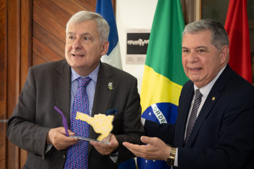 Em visita à Alesc, embaixador da Grécia busca fortalecer laços com Santa Catarina