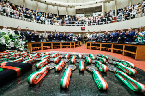 Comenda do Legislativo: Alesc presta homenagem a quem faz a diferença em SC