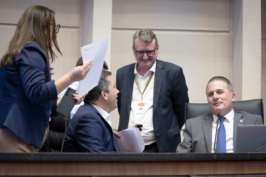 - Deputado Camilo Martins (Podemos) 	
 - Deputado Altair Silva (PP)