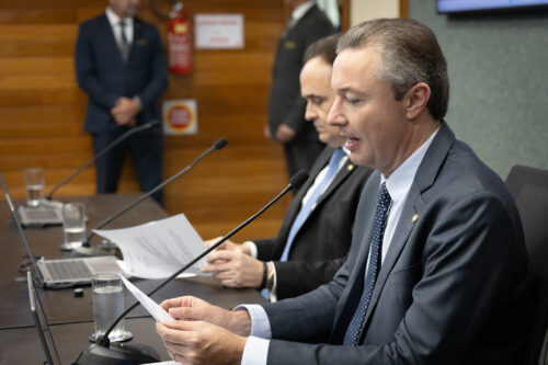 - Deputado Carlos Humberto (PL)
 - Deputado Napoleão Bernardes (PSD)