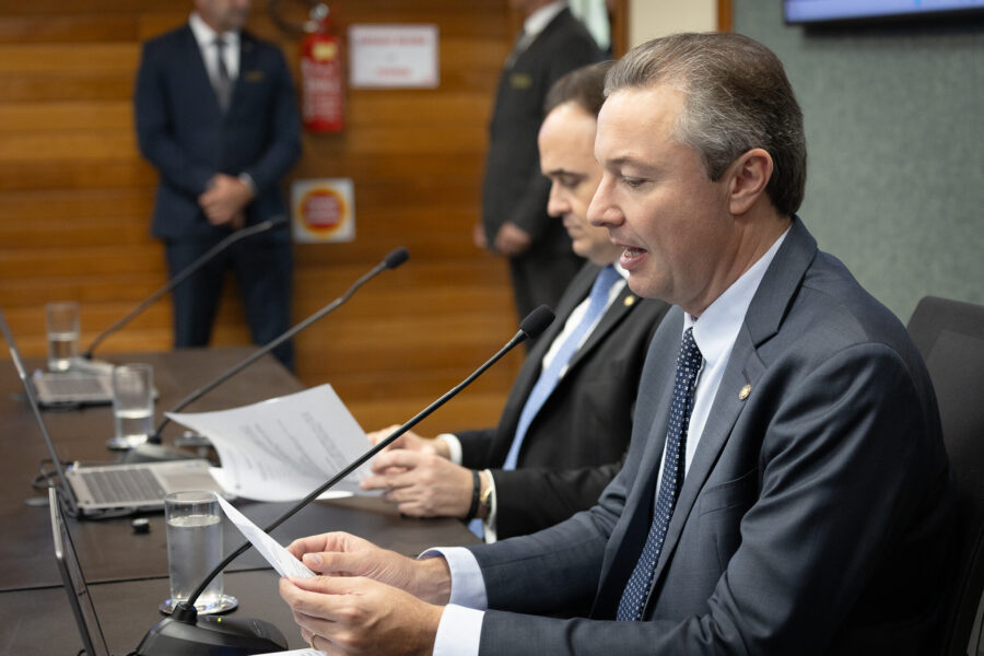 - Deputado Carlos Humberto (PL)
 - Deputado Napoleão Bernardes (PSD)