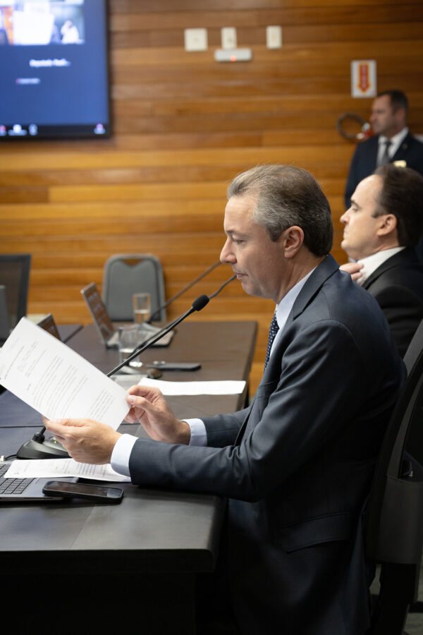- Deputado Carlos Humberto (PL)
 - Deputado Napoleão Bernardes (PSD)