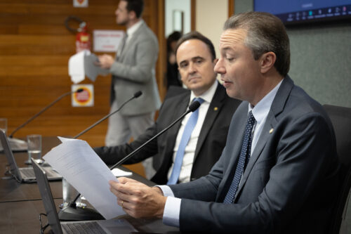 - Deputado Carlos Humberto (PL)
 - Deputado Napoleão Bernardes (PSD)