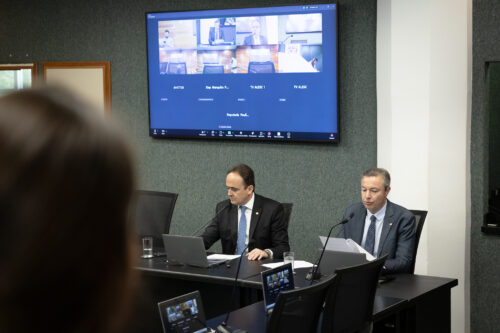 - Deputado Carlos Humberto (PL)
 - Deputado Napoleão Bernardes (PSD)