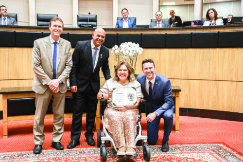 Krelling entrega certificados de Responsabilidade Social e encerra atividades da Alesc 2025