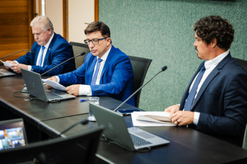 - Deputado Nilso Berlanda (PL)
- Deputado Junior Cardoso (PRD)
 - Deputado Marquito (PSOL)