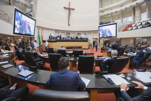 Comissões encaminham para o Plenário novo pacote de projetos do Executivo