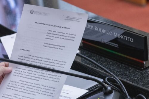 Propostas de apadrinhamento afetivo e justiça restaurativa avançam na Alesc