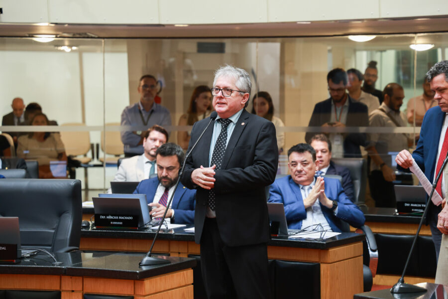 - Deputado Tiago Zilli (MDB)