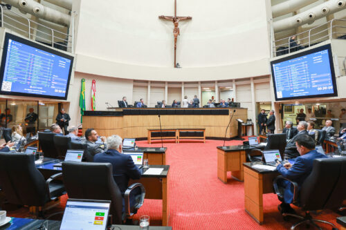 Deputados aprovam nesta quarta (10) mais 20 projetos de lei do Poder Executivo