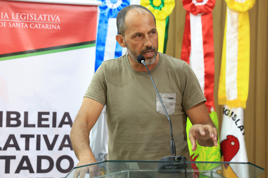 Engenheiro civil Altair Delagnelo Marques.