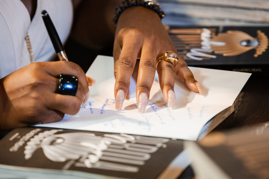 O lançamento aconteceu no hall da Assembleia Legislativa.