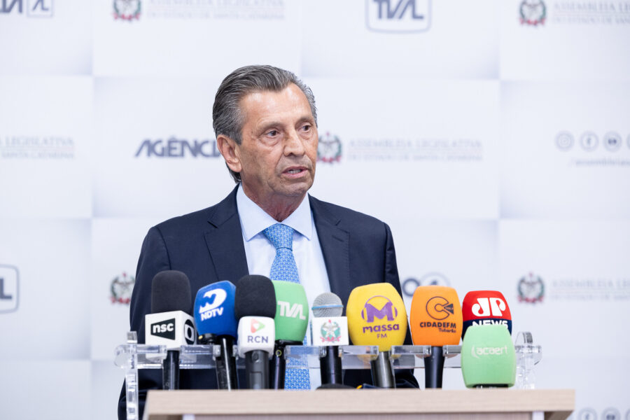 Deputado Julio Garcia, presidente da Alesc, concedeu entrevista coletiva na tarde desta quarta-feira (17) e fez um balanço de 2025 no Parlamento