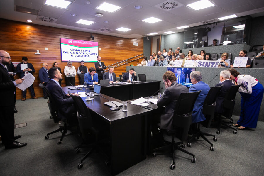 Educação, saúde e políticas de enfrentamento à violência contra a mulher pautam reunião da CCJ