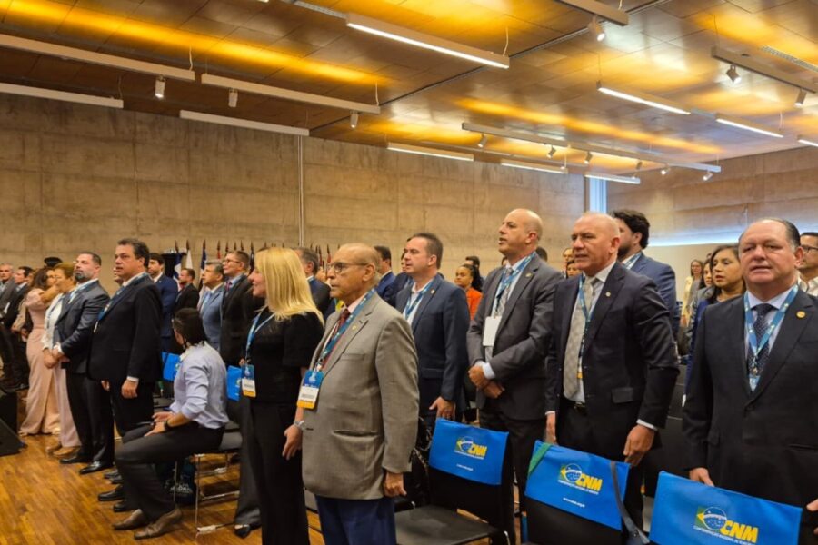 Minotto marca presença na 1ª Marcha Nacional dos Deputados Estaduais