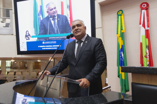 Deputado anuncia ação popular contra possível propaganda eleitoral antecipada
